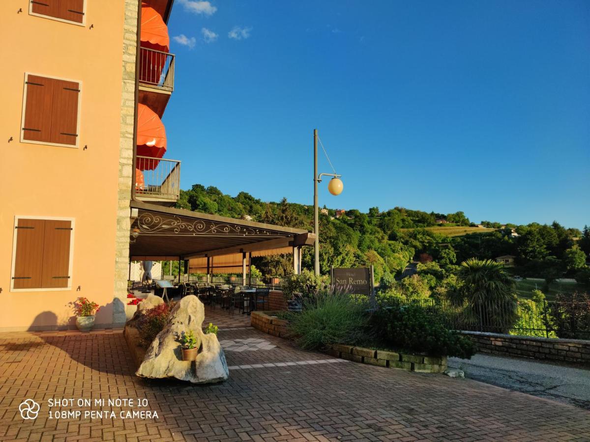 Hotel San Remo San Zeno di Montagna Exterior foto